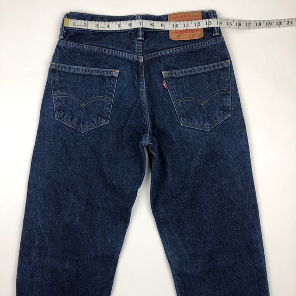Levi’s 550 Jeans - Picture 2 of 8